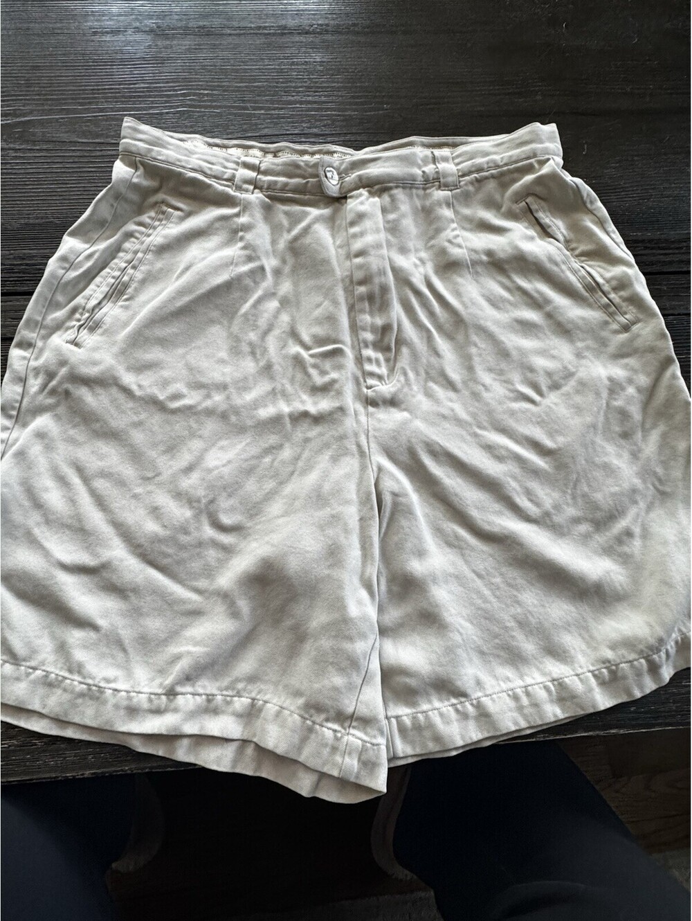 Tommy Bahama Womens 100% Silk Herringbone High Rise Pleated Shorts Cream Sz.14
